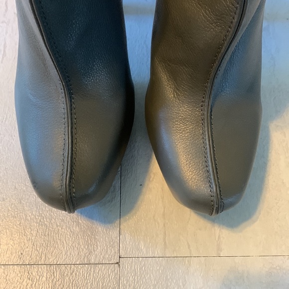 Restricted Women's Gray Leather Back Zipper Platform High Heeled Ankle Boots 8.5 - Picture 8 of 12